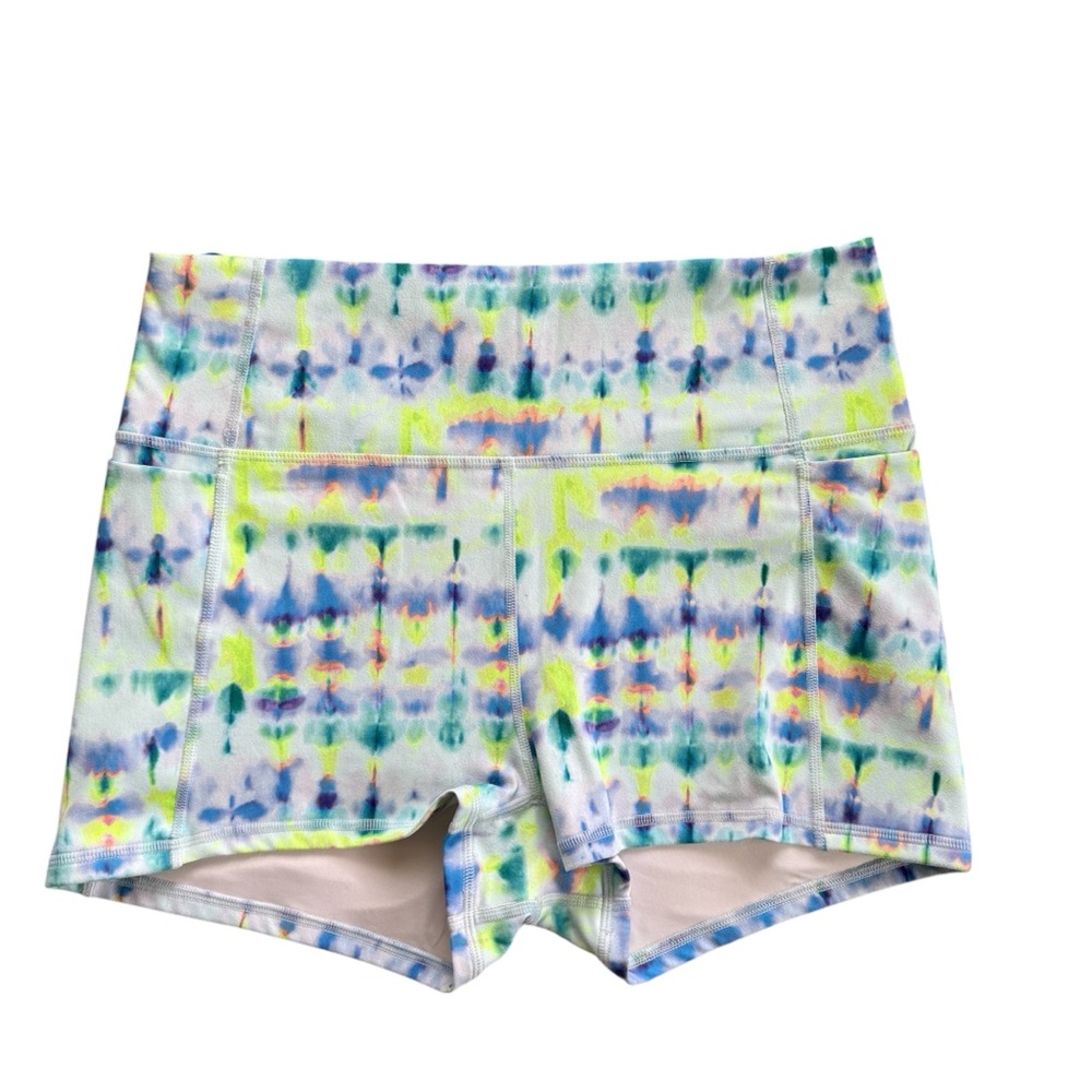 Fabletics Oasis PureLuxe High-Waisted 2'' Short - Picture 3 of 9